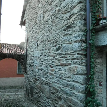 Antica Casa Nel Borgo Di Bracchio Apartmán *