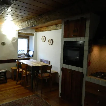 Antica Casa Nel Borgo Di Bracchio アパート メルゴッツォ
